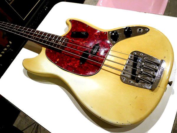 Rare! Fender 1968年製 Mustang Bass w/ Original White & Laquer Neck 